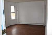 50 Manhan St in Waterbury, CT - Building Photo - Building Photo