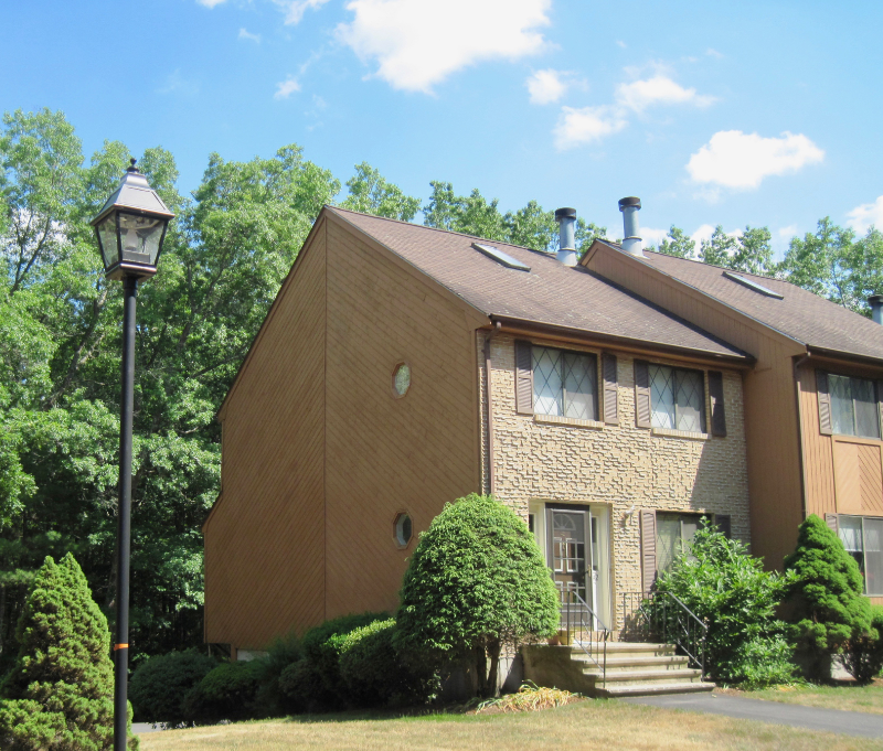 42 Winrow Dr in Merrimack, NH - Foto de edificio