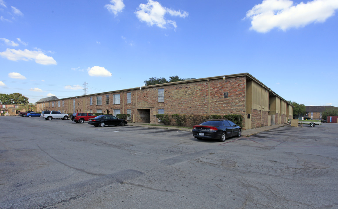 San Lucas Apartments in Houston, TX - Building Photo