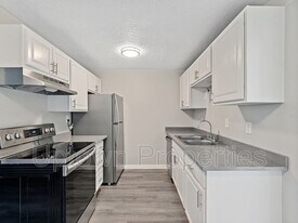 6836 N Richmond Ave in Portland, OR - Building Photo