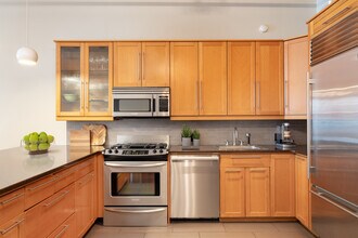 34 N Moore St in New York, NY - Building Photo - Building Photo