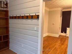 61 Wellington St E in Aurora, ON - Building Photo - Building Photo