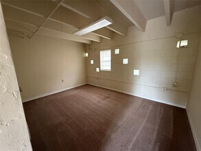 729 E Commerce St in Altus, OK - Building Photo - Building Photo