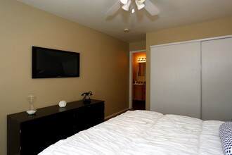 Arcadia Palms in Las Vegas, NV - Building Photo - Building Photo