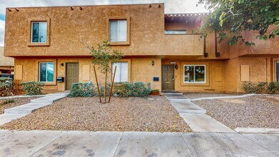 6363 W Washington Ave in Las Vegas, NV - Building Photo - Building Photo