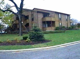 108 Hartford Ct, Unit 108