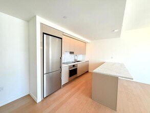 1050 S Grand Ave in Los Angeles, CA - Building Photo - Building Photo
