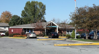 Hawthorne Place Apartments in Indianapolis, IN - Building Photo - Building Photo