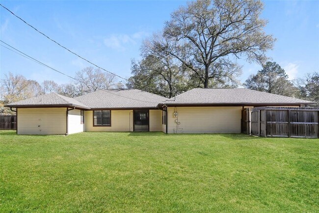 28419 Champion Oaks Dr in Magnolia, TX - Building Photo - Building Photo