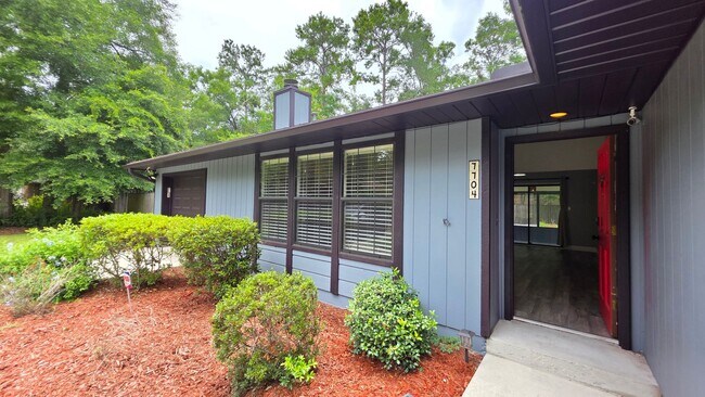 7704 SW 5th Pl in Gainesville, FL - Building Photo - Building Photo