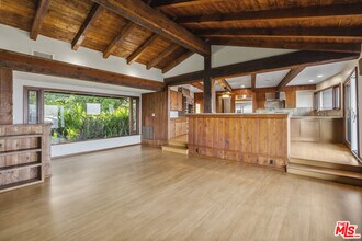 3217 Colony View Cir in Malibu, CA - Foto de edificio - Building Photo