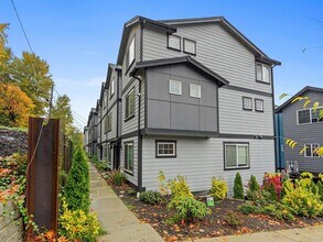 2702 S Andover St in Seattle, WA - Foto de edificio - Building Photo