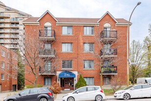 2140 Van Horne Av in Montréal, QC - Building Photo