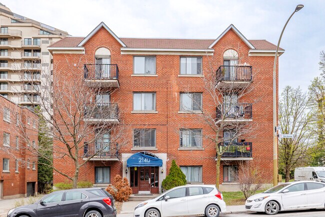 2140 Van Horne Av