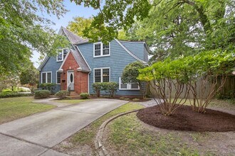 5003 Gosnold Ave in Norfolk, VA - Foto de edificio - Building Photo