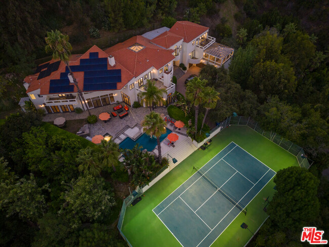 11037 Anzio Rd in Los Angeles, CA - Building Photo - Building Photo