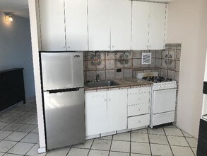 750 Amana St-Unit -APT 1810 in Honolulu, HI - Building Photo - Building Photo
