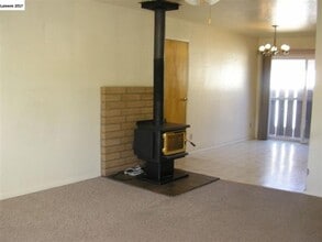 250 Hall St in Susanville, CA - Building Photo - Building Photo