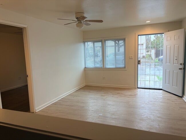 10952 Rose St, Unit 10952 in Stanton, CA - Foto de edificio - Building Photo