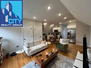 62 Gordon St, Unit 3 in Boston, MA - Foto de edificio - Building Photo