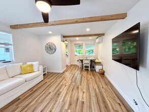 620 Hind Iuka Dr in Honolulu, HI - Building Photo - Building Photo