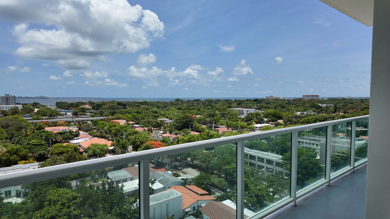 2525 SW 3rd Ave, Unit 1009 in Miami, FL - Building Photo