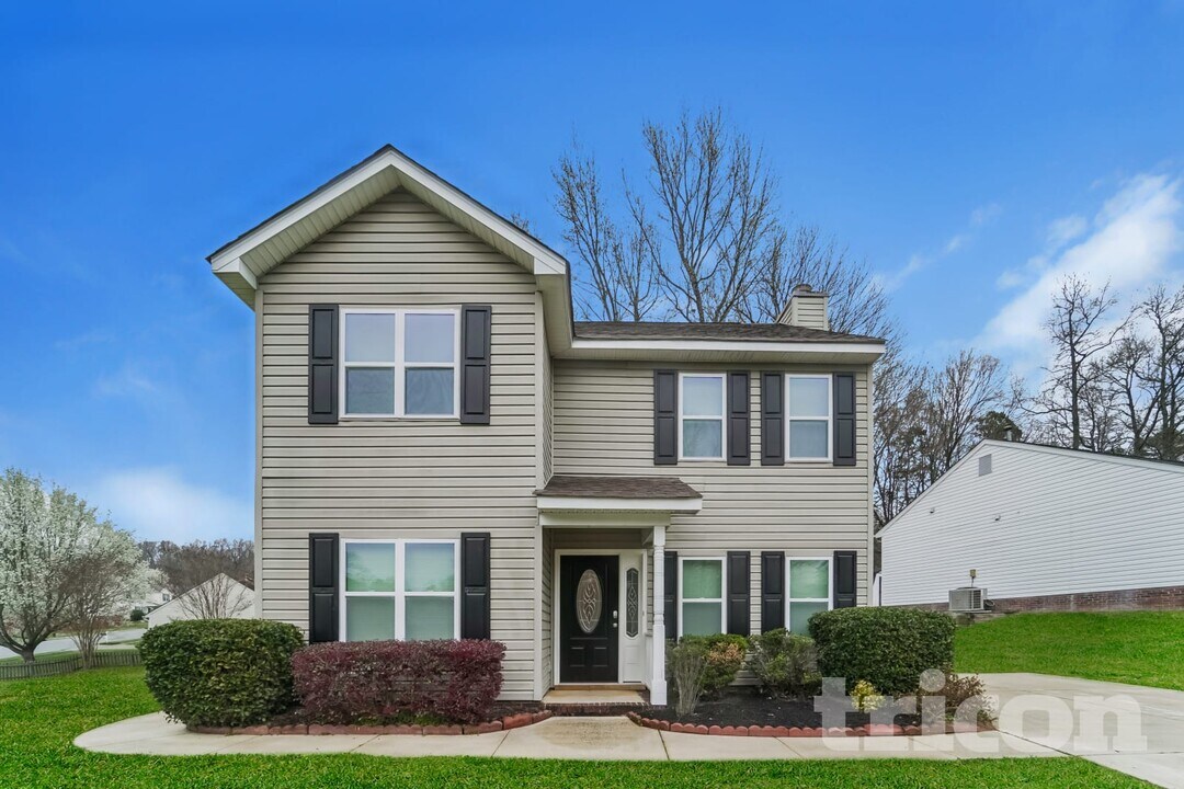 8609 Casa Ct in Charlotte, NC - Building Photo