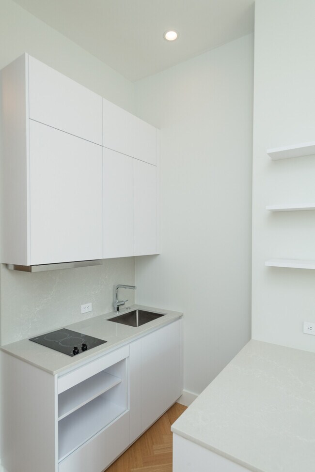 461 Massachusetts Ave, Unit 1 in Boston, MA - Building Photo - Building Photo