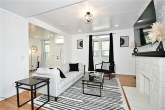604 Chislett St in Pittsburgh, PA - Building Photo - Building Photo