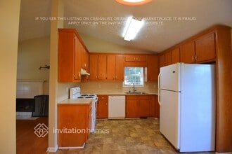 5062 Snap Dragon Dr in Flowery Branch, GA - Building Photo - Building Photo