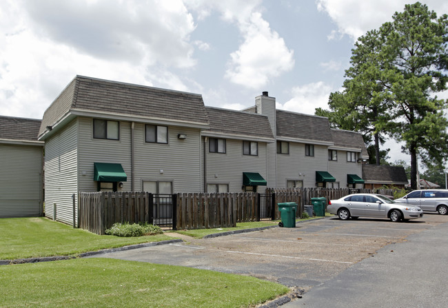 Ridgeway Commons Apartments South in Memphis, TN - Building Photo - Building Photo