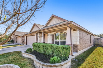 238 Travertine Trl in Buda, TX - Building Photo - Building Photo