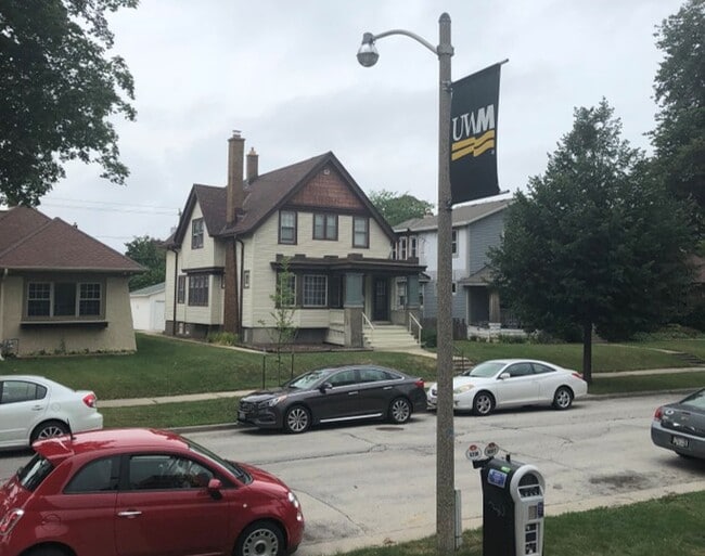 property at 3127 N Cramer St