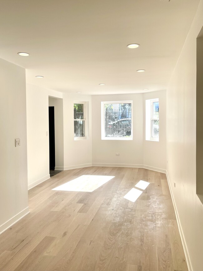 3006 N Troy St, Unit Garden