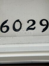 6029 Barton Ave in Shawnee, KS - Building Photo - Building Photo