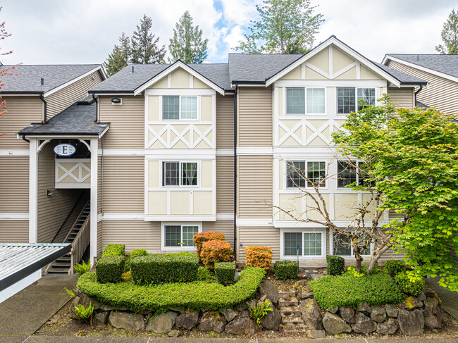 Silver Creek Apartments in Kent, WA - Building Photo - Building Photo