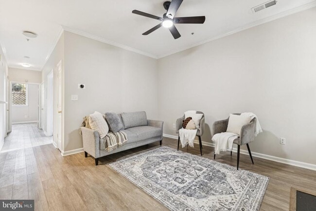 1361 Garden Wall Cir in Reston, VA - Building Photo - Building Photo