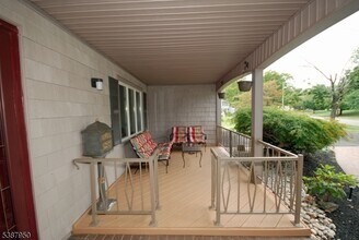 25 Hughes Rd in Franklin Township, NJ - Building Photo - Building Photo