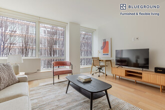 450 W 17th St in New York, NY - Building Photo - Building Photo