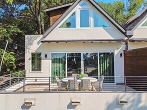 2712 Oak Springs Dr in Austin, TX - Building Photo - Building Photo