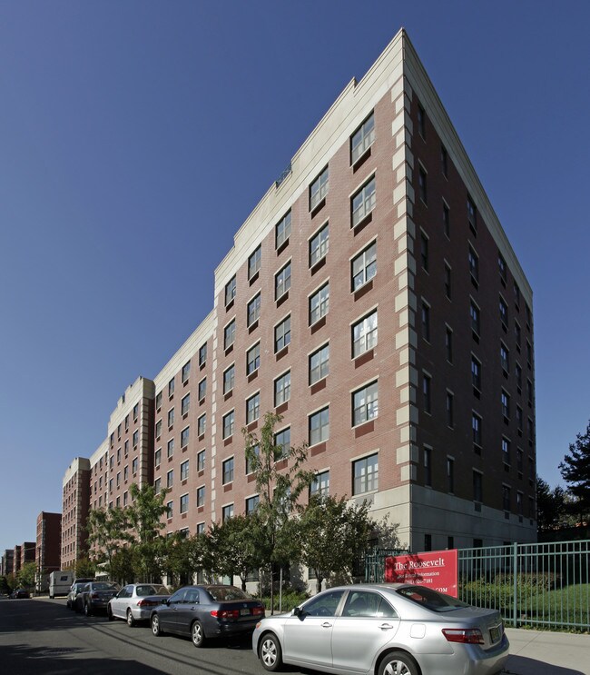 The Roosevelt in Jersey City, NJ - Building Photo - Building Photo