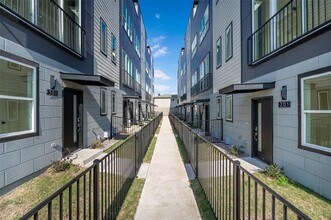 1614 N Fitzhugh Ave in Dallas, TX - Building Photo - Building Photo