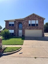 1157 Whistle Stop Dr in Saginaw, TX - Building Photo - Building Photo