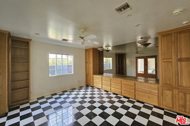 302 N Griffith Park Dr in Burbank, CA - Building Photo - Building Photo