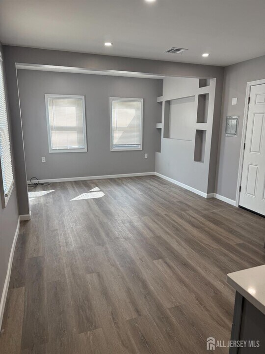 80 E Emerson Ave in Rahway, NJ - Building Photo
