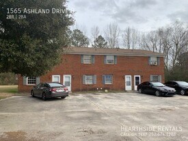 1565 Ashland Dr in Greenville, NC - Building Photo