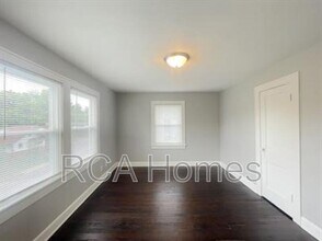 916 E Tabor St in Indianapolis, IN - Building Photo - Building Photo