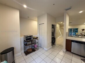 5660 NW 115th Ct in Doral, FL - Building Photo - Building Photo