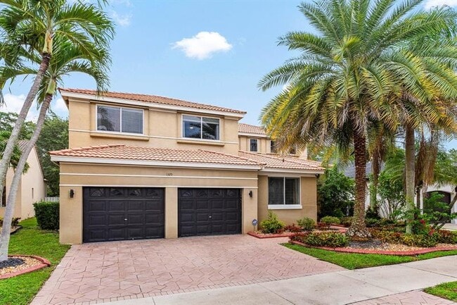 1325 Camellia Cir in Weston, FL - Building Photo - Building Photo