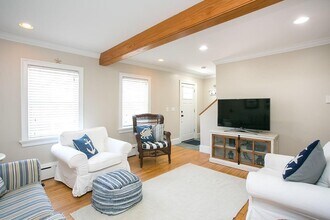 45 Holland St in Newport, RI - Building Photo - Building Photo